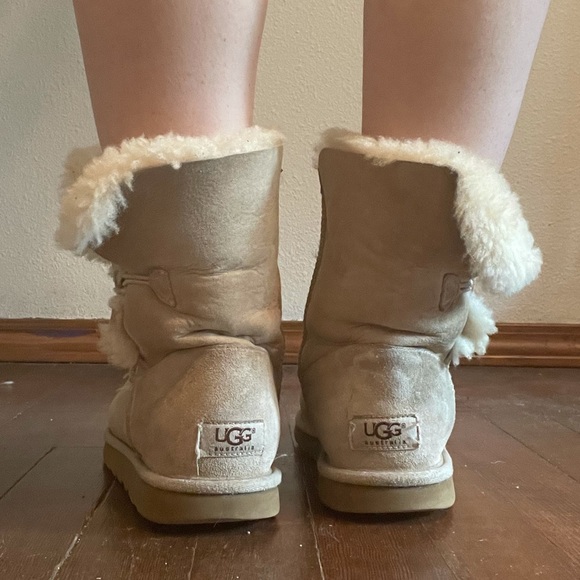 Tall Ugg Boots - Picture 3 of 5